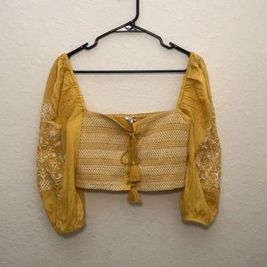 Yellow cropped Top with puffed Sleeves